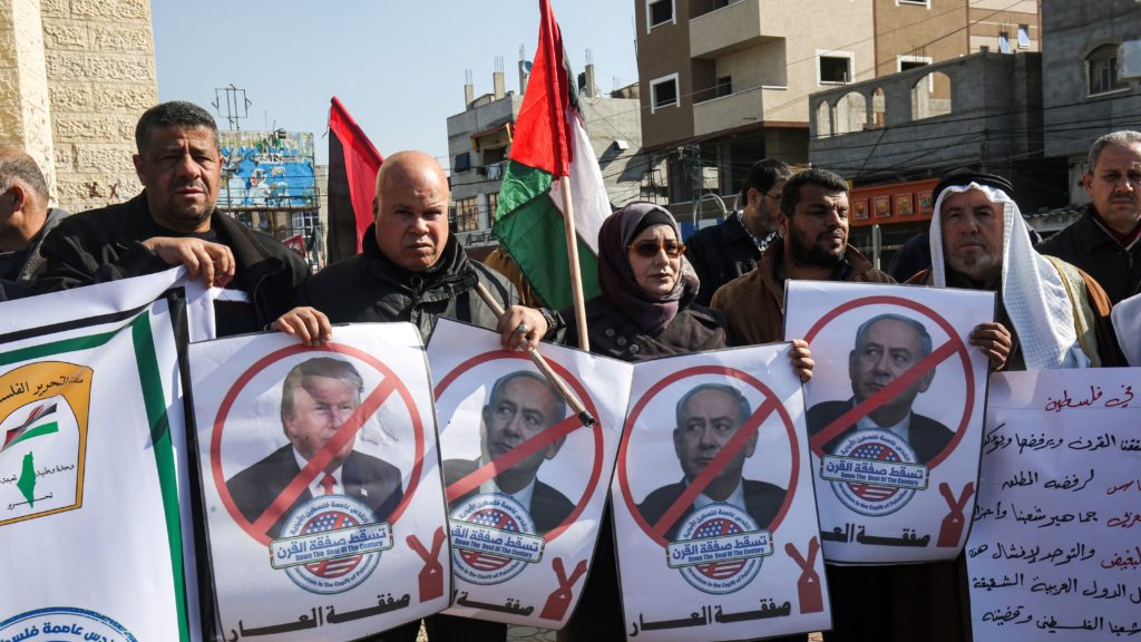 Ribuan Warga Palestina di Gaza Turun ke Jalan Memprotes 'Rencana Perdamaian'  Trump